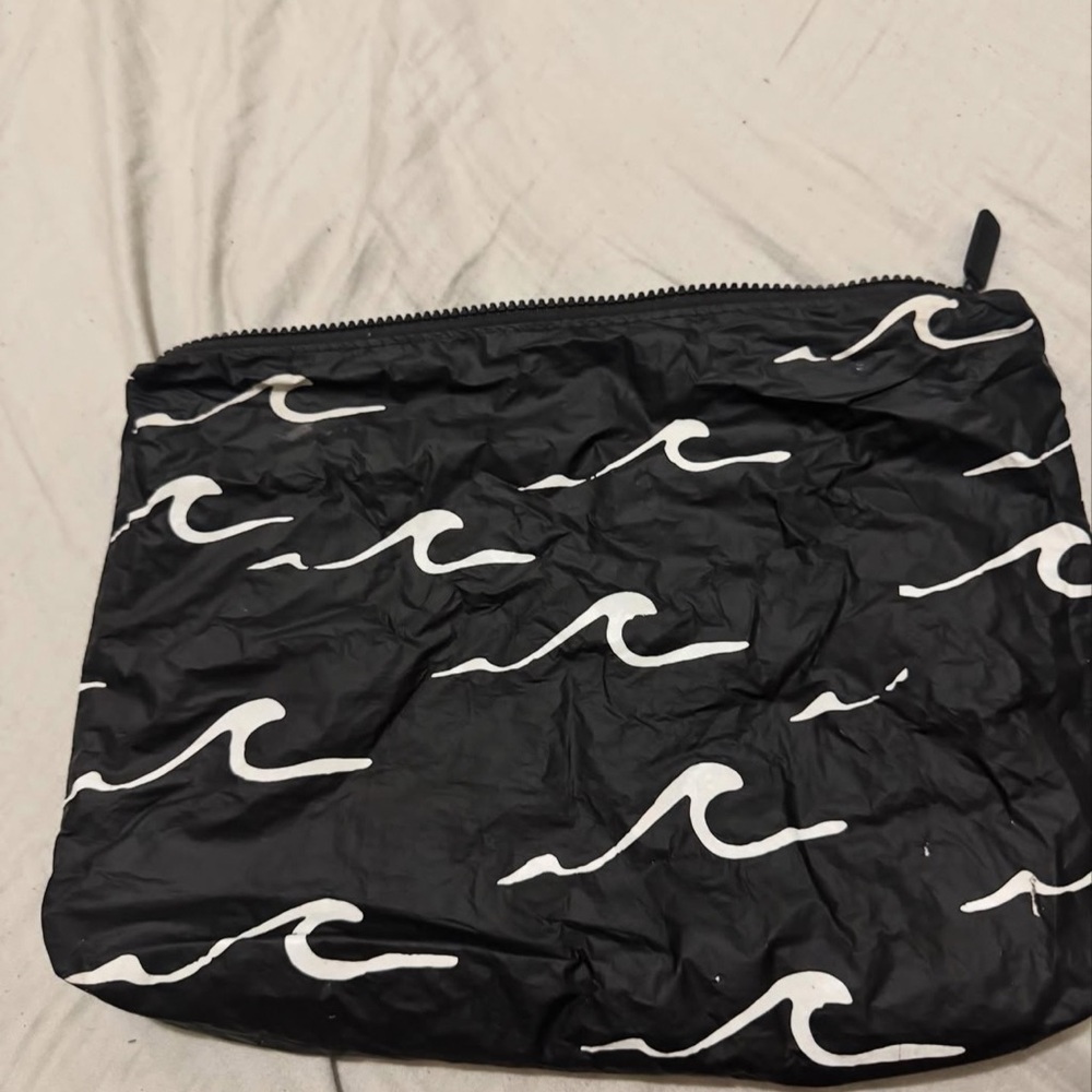 Black and White Wave Pattern Pouch